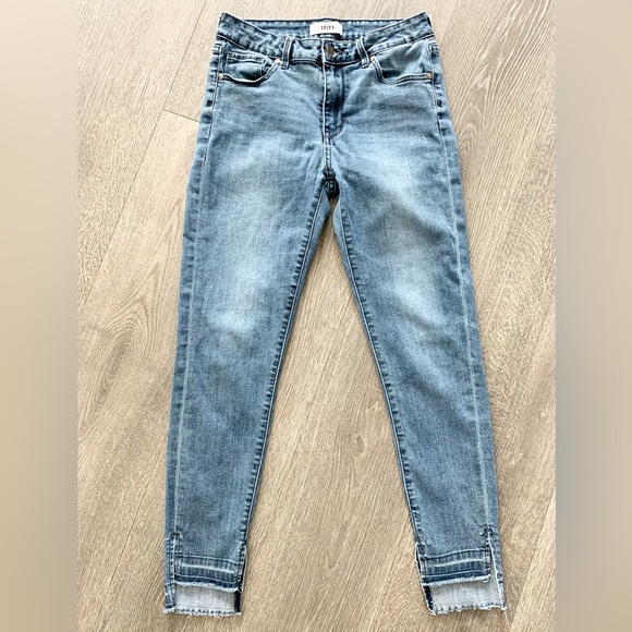 JBD Mid-Rise Skinny Jeans with Released Step Hem - Picture 1 of 10